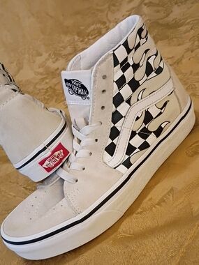 VANS Sk8-Hi Checker Flame High-Top Sneakers - White/Black Women's 7.0 Men's 5.5